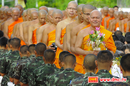 ตักบาตร,พระพุทธศาสนา